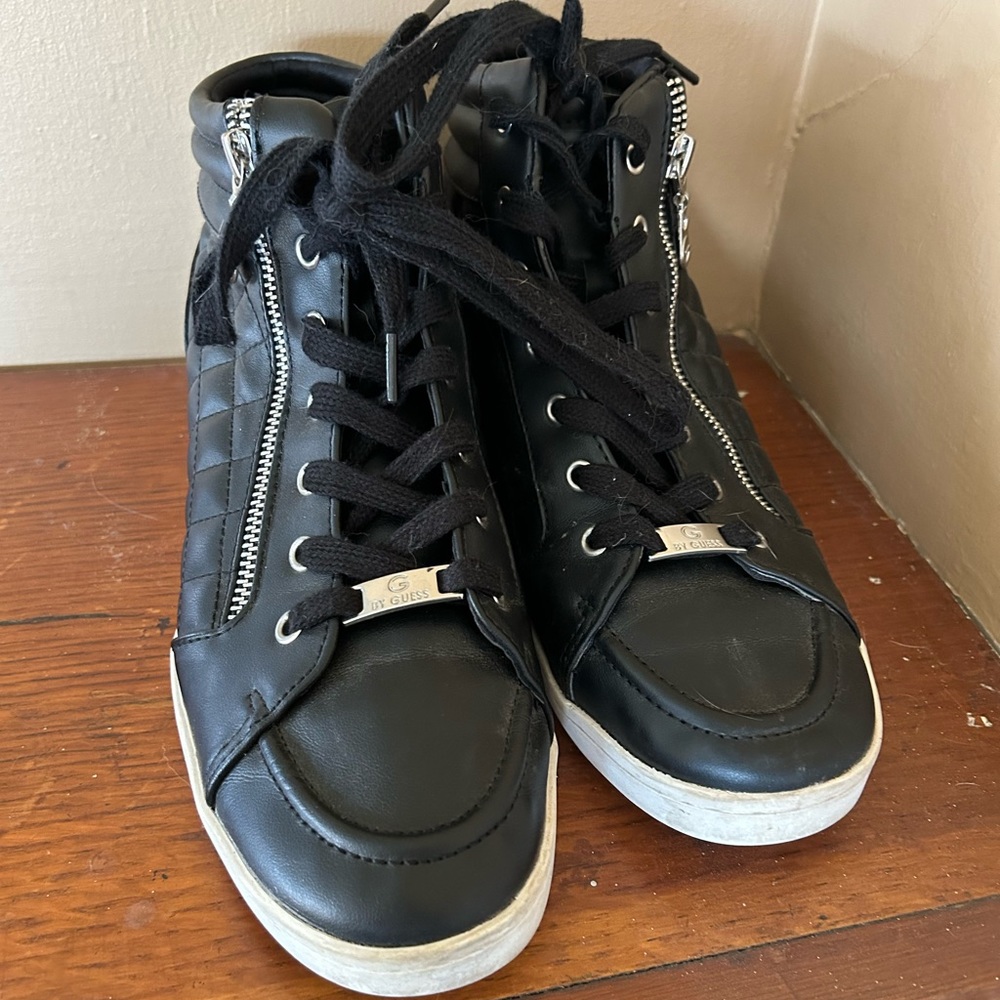 Black shoes with faux zipper detail